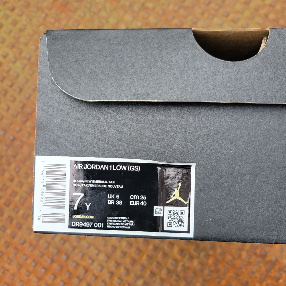 Jordan 1 Low Retro "Hologram" - Picture 12 of 14